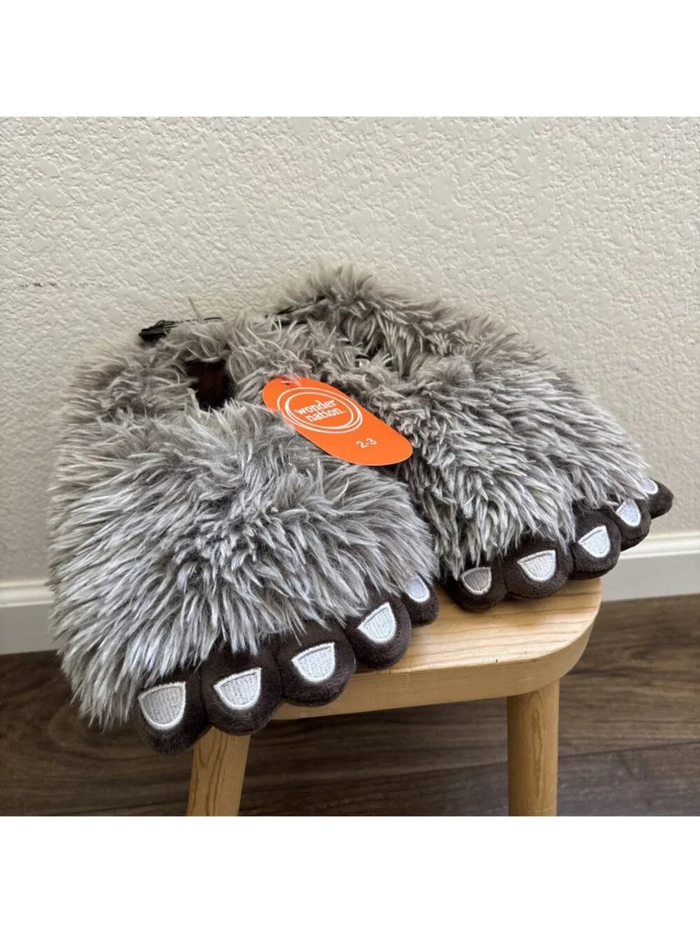 WONDER NATION Boys Fuzzy Bigfoot Yeti Sasquatch Brown Plush Slippers Sz 2-3